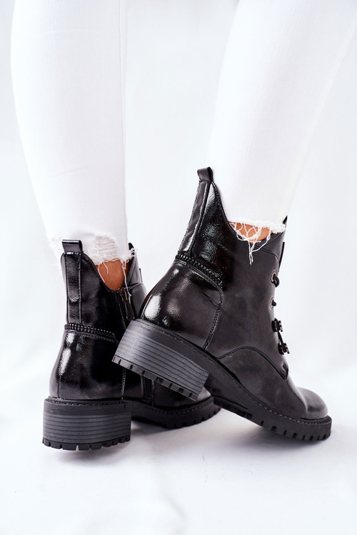 Maľované izolované čierne topánky