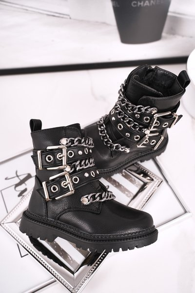 Detské topánky izolované svorkami čierna zábavná doba