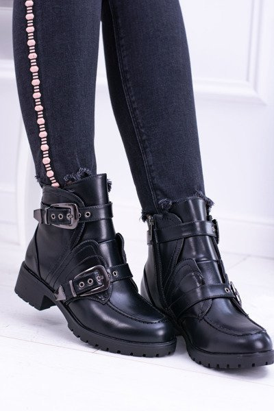 Izolované topánky žien s skladovacími prackami