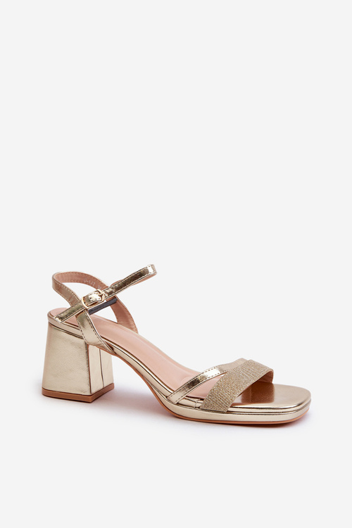 Dámske sandále na opätku s lesklým pásikom Zlaté Tessata