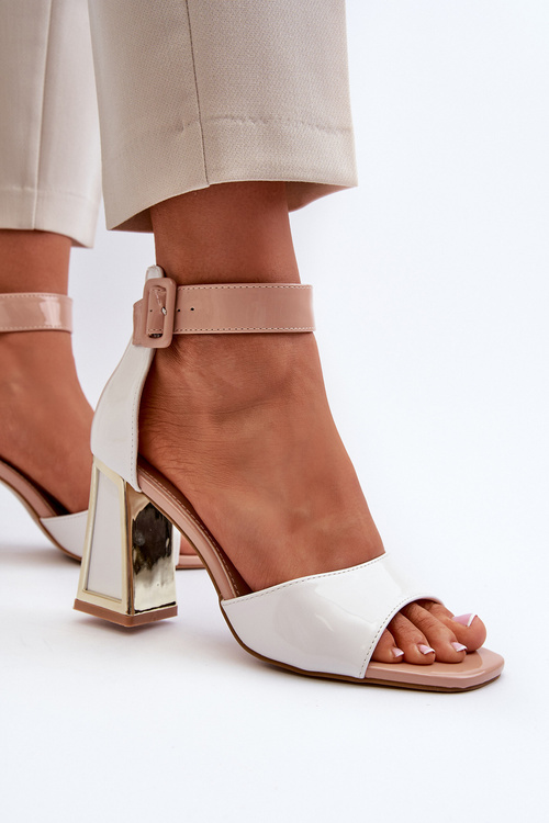 Biela lakovane sandále na opätku Adrianu