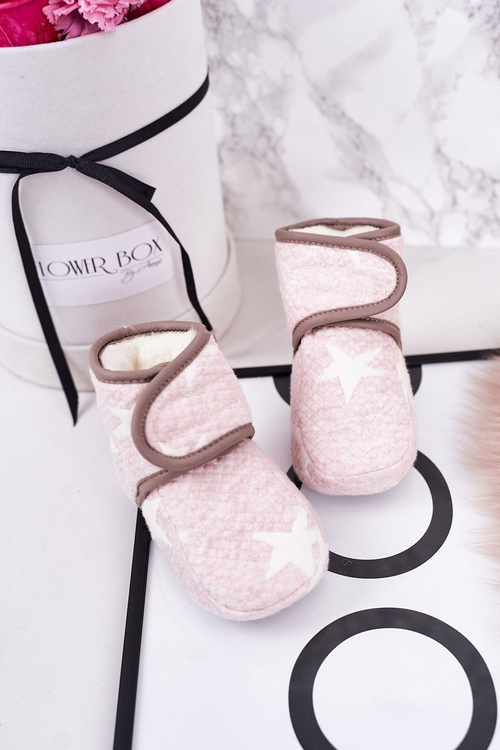 Izolovaný papacita pre deti s ružovými hviezdami košíčku