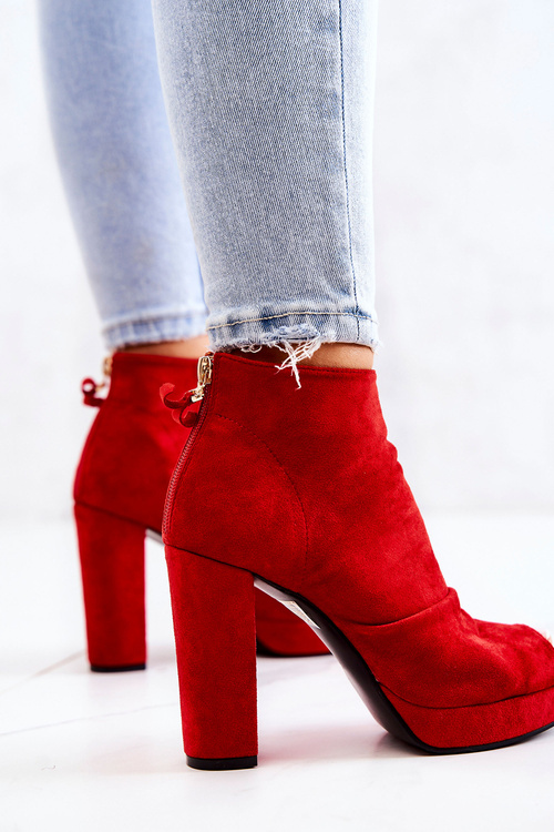 Topánky na príspevku Objavené prsty červené zbožňujú