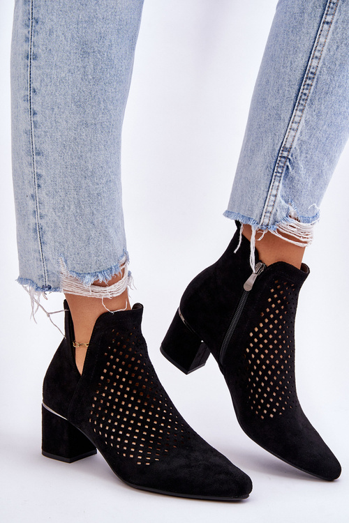 Prolamované semišové kozačky s výřezem na podpatku Černé Blakely