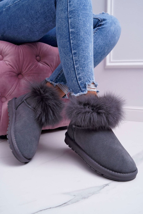 Dámske snehové topánky izolované s kožušinovou šedou memento