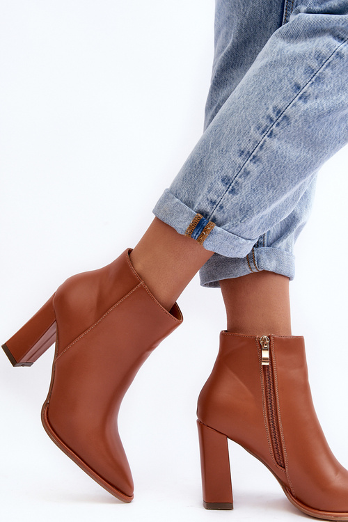 Dámske kožené topánky na hnedom stĺpiku Saitana