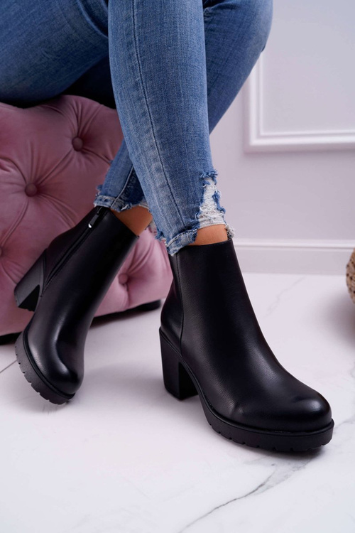 Dámske topánky na stĺpiku čierna veba