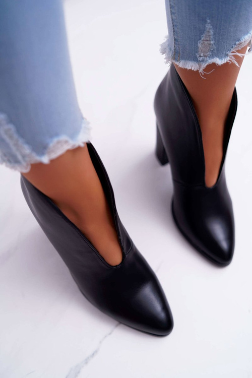 Dámské Kotníkové Boty Na Podpatku Slip-on s Výřezy černé Mantana