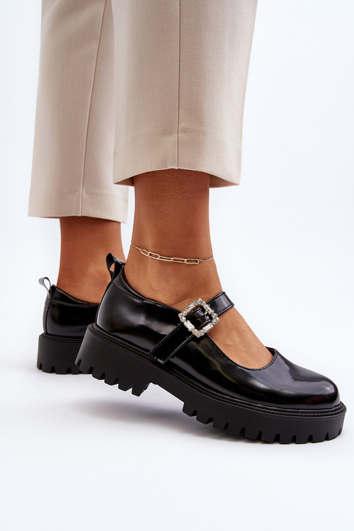 Dámske lesklé poltopánky s ozdobnou sponou čierne Lindnessa