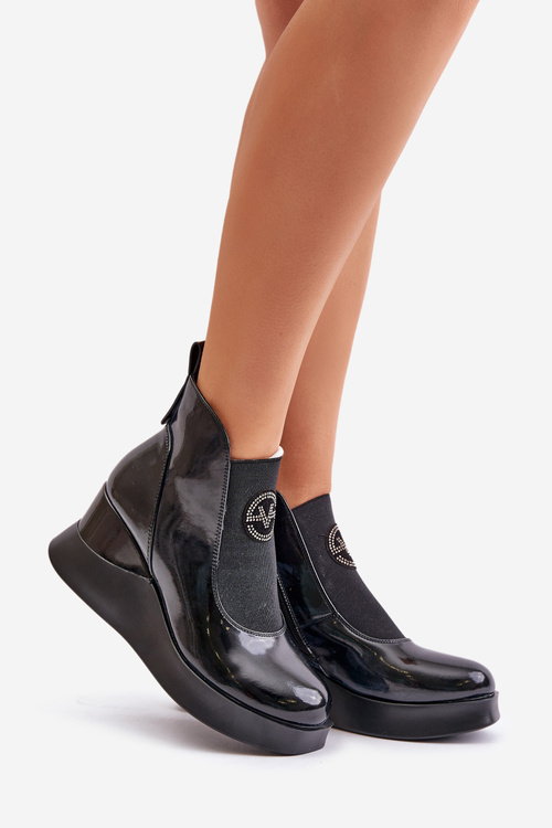 Lakovane Čižmy Na Klíne Zateplené Čierne Vinceza 66703