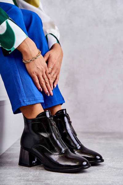 Dámske lakované topánky s čiernymi posúvačmi Cristel