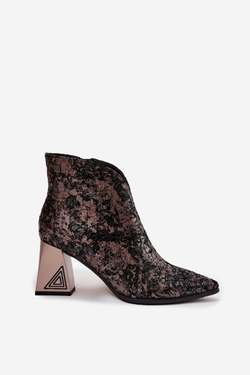 Kožené dámské kotníčkové boty na podpatku D&A CR52-679 Černé