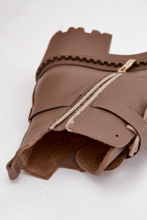 Kožené dámske čižmy na kline s ozdobným pásom podšité Zazoo 60557 tmavé béžové