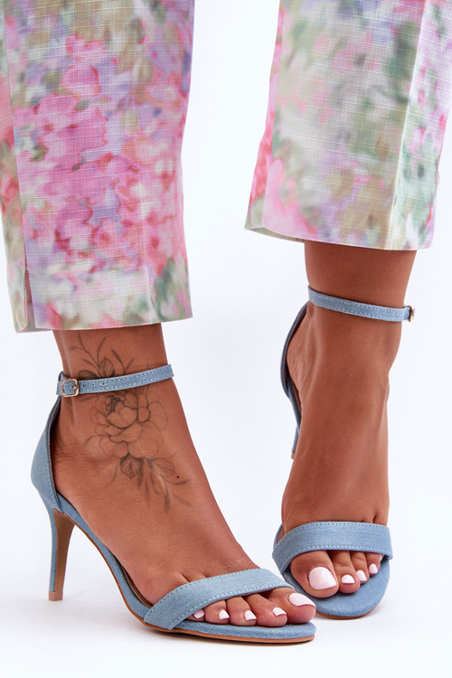 Materiálové klasické sandále na päte modrých hodnôt
