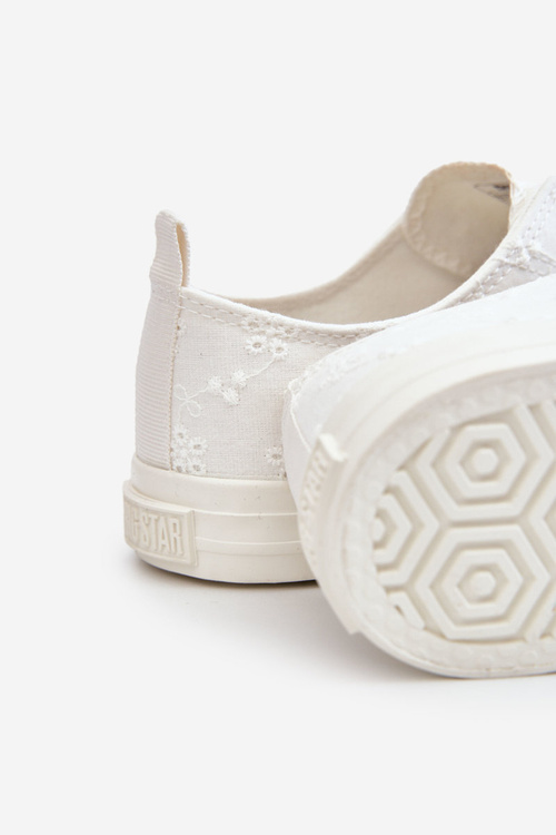 Dámske tenisky s výšivkou veľkej hviezdy LL274223 biela