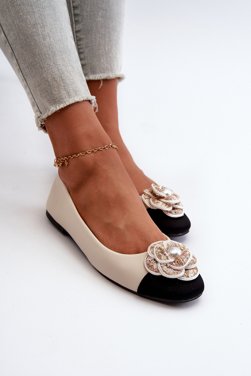 Dámské baleríny z ekologické kůže s ozdobným detailem béžové Divinella