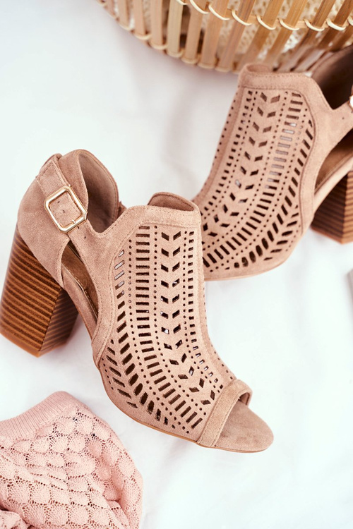 Dámske topánky s béžovým béžovým použitím rezu