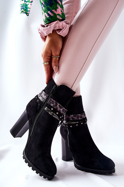Semišové Kotníkové Boty Na Vysoké Podpatku Černe Besis
