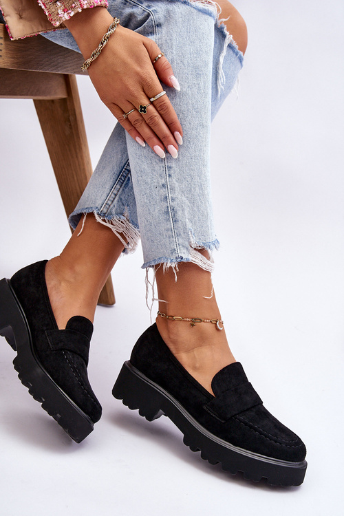 Klasické semišové topánky čiernych korinských mokasírov