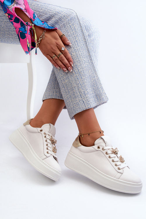 Dámske kožené tenisky na platforme s ozdobnými gombíkmi D&A SN67 Biele