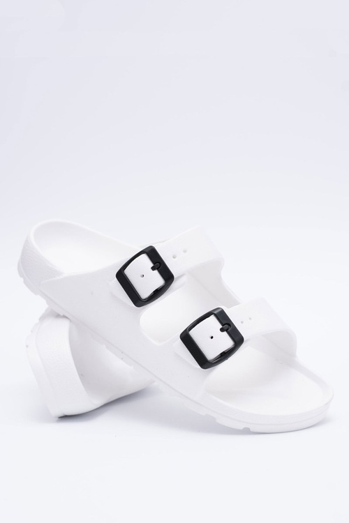 Ľahké biele papuče z bielej záhrady