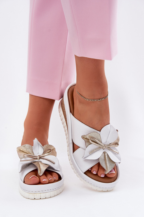 Kožené Dámske Sandále Na Klíne S Ozdobným Kvetom Artiker 52C0537 Biely