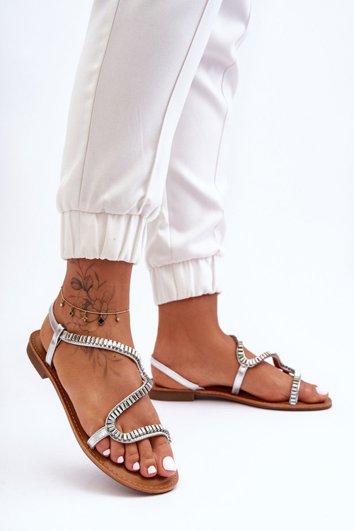 Vkĺzli dámske sandále so striebornými seno dekoráciami