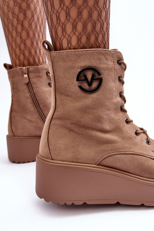 Suede Boots Workers na masívnom platforme béžové laviky kliny