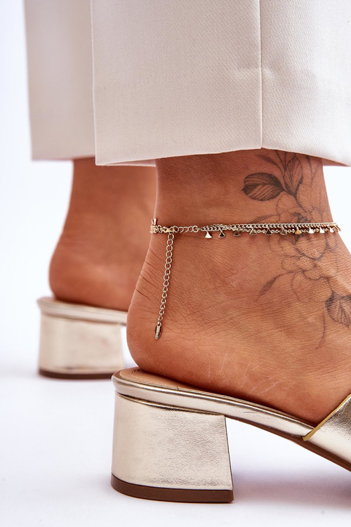 Klasický kožený svah s nízkym ukotveným zlatým Miley