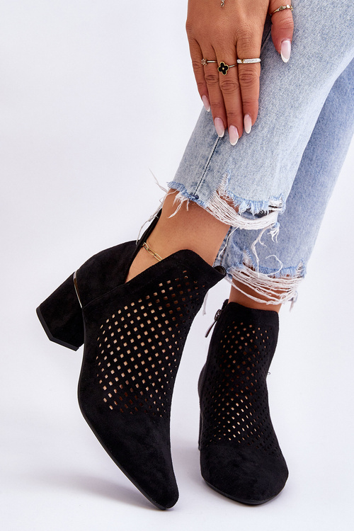 Prolamované semišové kozačky s výřezem na podpatku Černé Blakely
