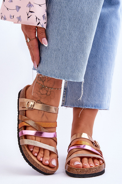 Dámské pantofle na platformě se zlatými proužky Clover