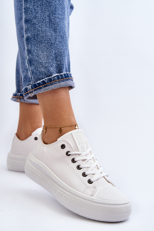 Nízka dámska izolovaná biela veľká hviezda MM274029 tenisky