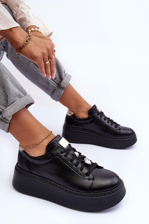 Kožené športové topánky na platforme Maciejka 06191-01 čierna