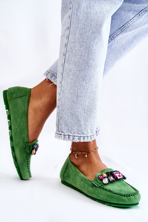 Ženské semišové mokasíny so zelenými dekoráciami Janetta