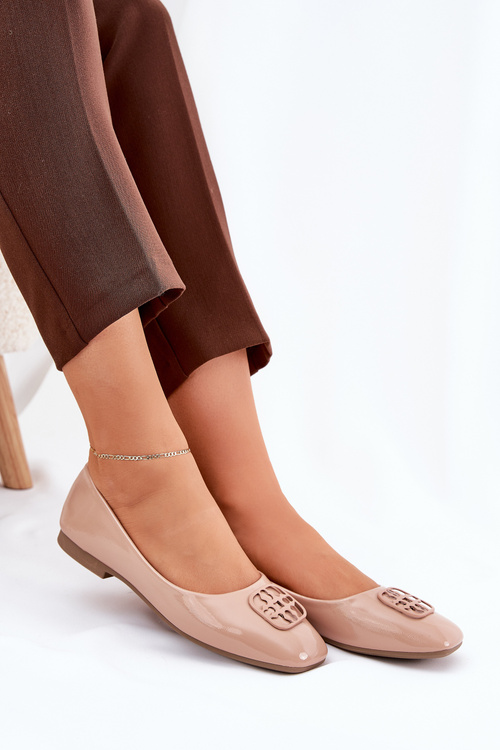 Lakované Elegantní Dámské Baletky S Ozdobným Detalem Béžové Vinceza 17377