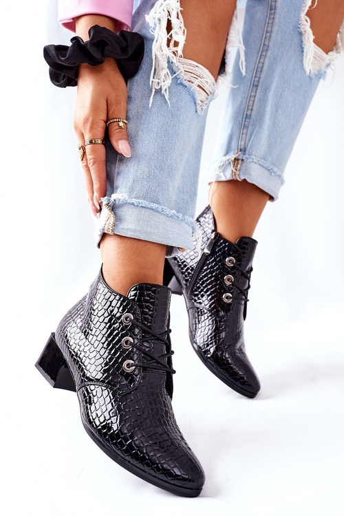 Čierne, aj keď vysoké podpätky