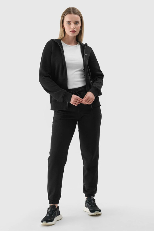 4f Black Fleece so stojanom -4FSS23TFLEF049 so stánkom.