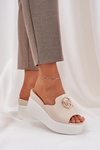 Sandal na platforme a klinu s dekoráciou svetlo béžové Nanessia