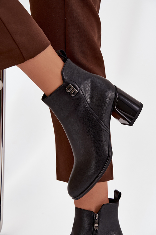 Zateplené dámské kotníkové boty z pravé kůže na podpatku Černé Jovelle