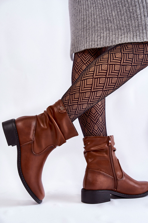 Dámské mačkané kozačky na plochém podpatku Hnědé Sersa