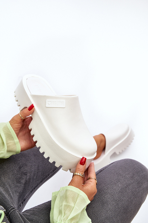 Dámské Žabky Na Masivní Podrážce Big Star NN274015 Bílé