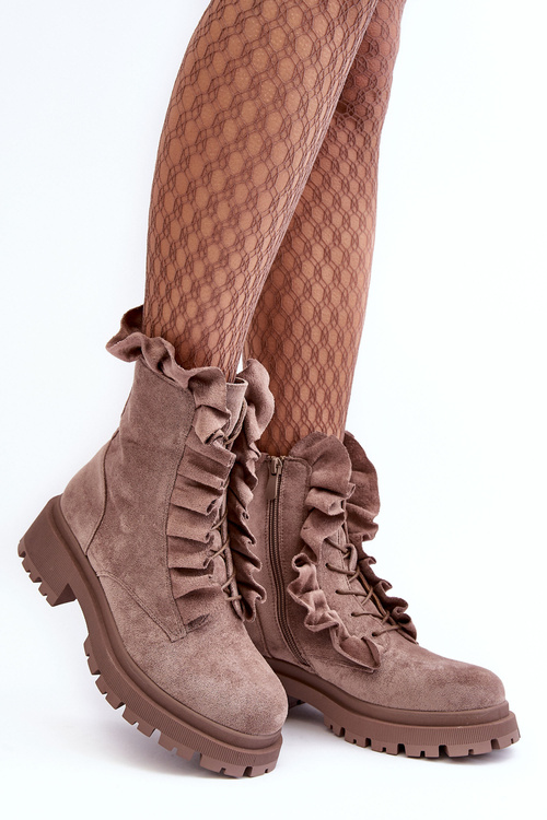 Suve Izolované topánky s plochým zakotveným tmavými béžovými zložkami