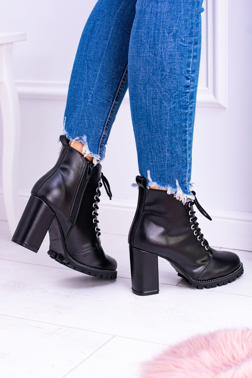 Lu Boo Černé boty na baru Harley