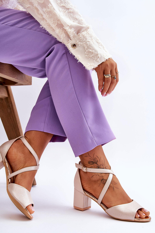 Dámska kožená kožená sandále s nízkymi podpätkami zlata quinn