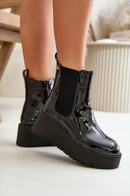 Lakýrované dámské kotníkové boty na platformě a klínku, černé Wloedia