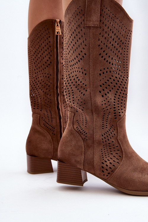 Hnedé čižmy s nízkym opätkom a otvoreným vzorom Walea