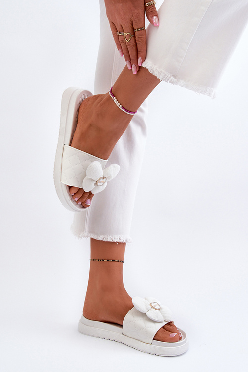 Dámske sivé sandále s ozdobou na nízkej platforme Cedrella