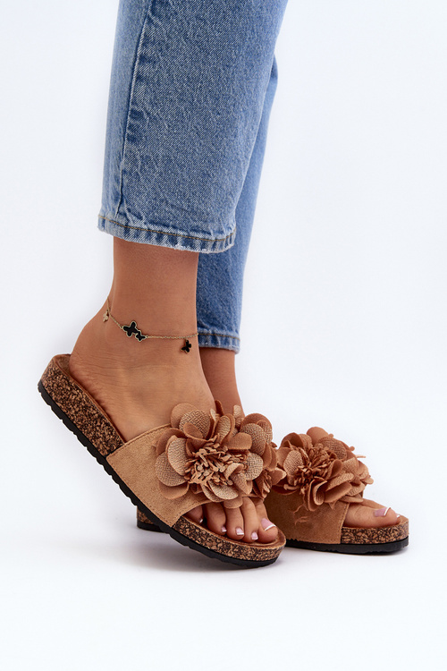 Dámske papuče so kvetmi Hnedé Lulania