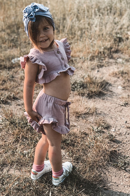 Detský suchý zips, roztomilé dievča a suchý zips