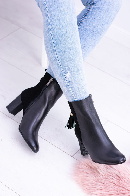 Čierne ženské topánky na príspevku Laura Messi 1821